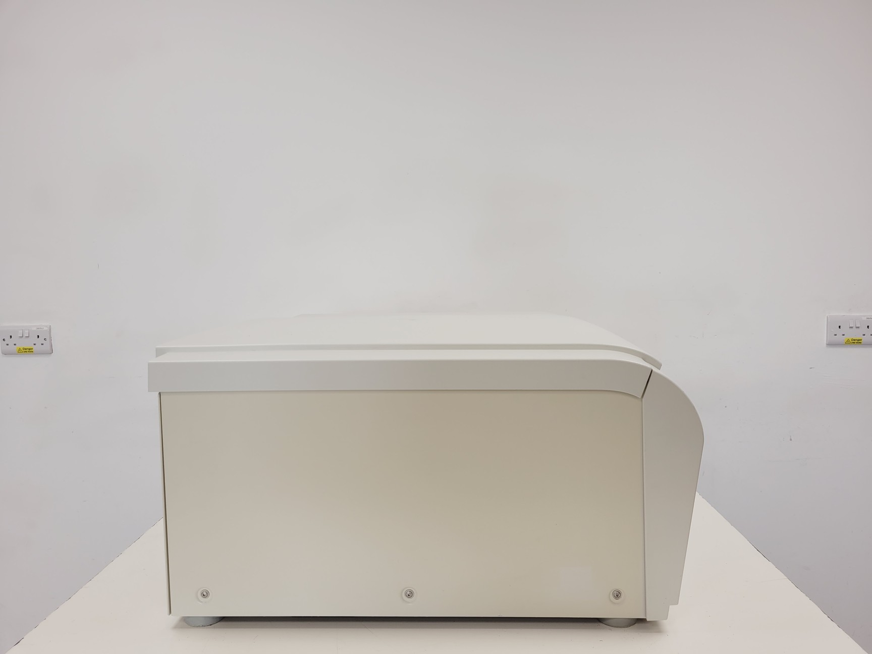 Image of Thermo Scientific Heraeus Megafuge 40R Laboratory Centrifuge Lab