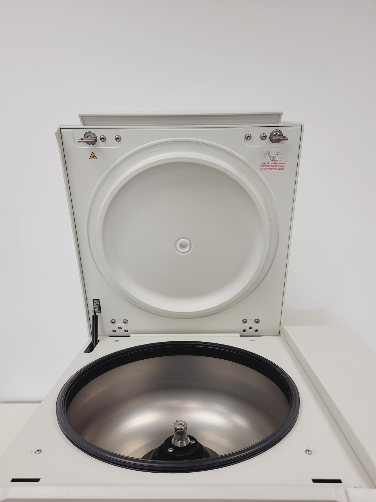 Image of Thermo Scientific Heraeus Megafuge 40R Laboratory Centrifuge Lab