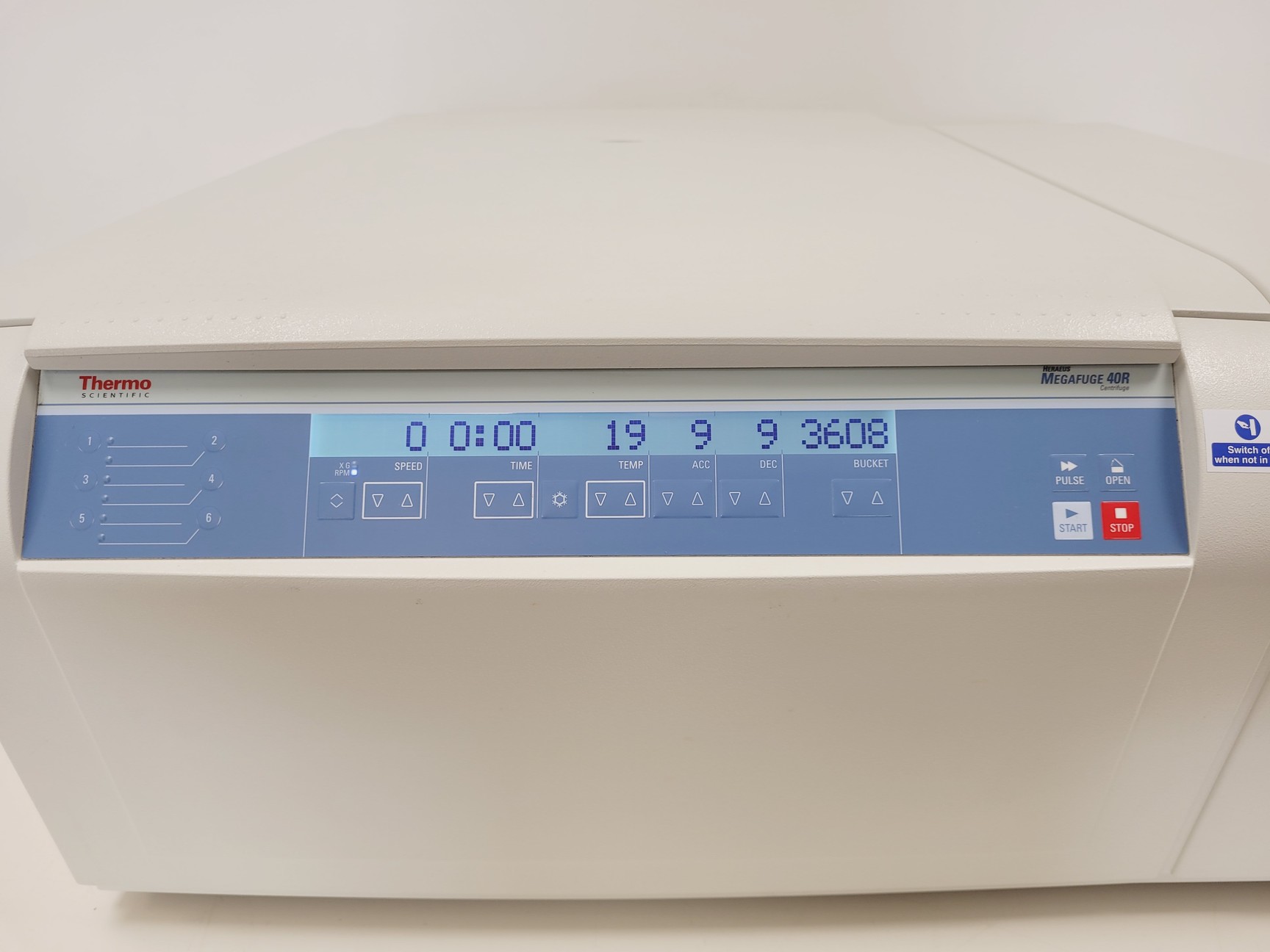 Image of Thermo Scientific Heraeus Megafuge 40R Laboratory Centrifuge Lab
