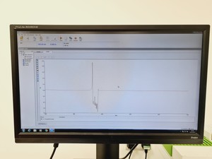 Thumbnail image of Perkin Elmer Lambda 25 UV/VIS Spectrometer System with UV Winlab Software