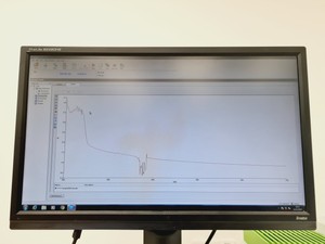 Thumbnail image of Perkin Elmer Lambda 25 UV/VIS Spectrometer System with UV Winlab Software