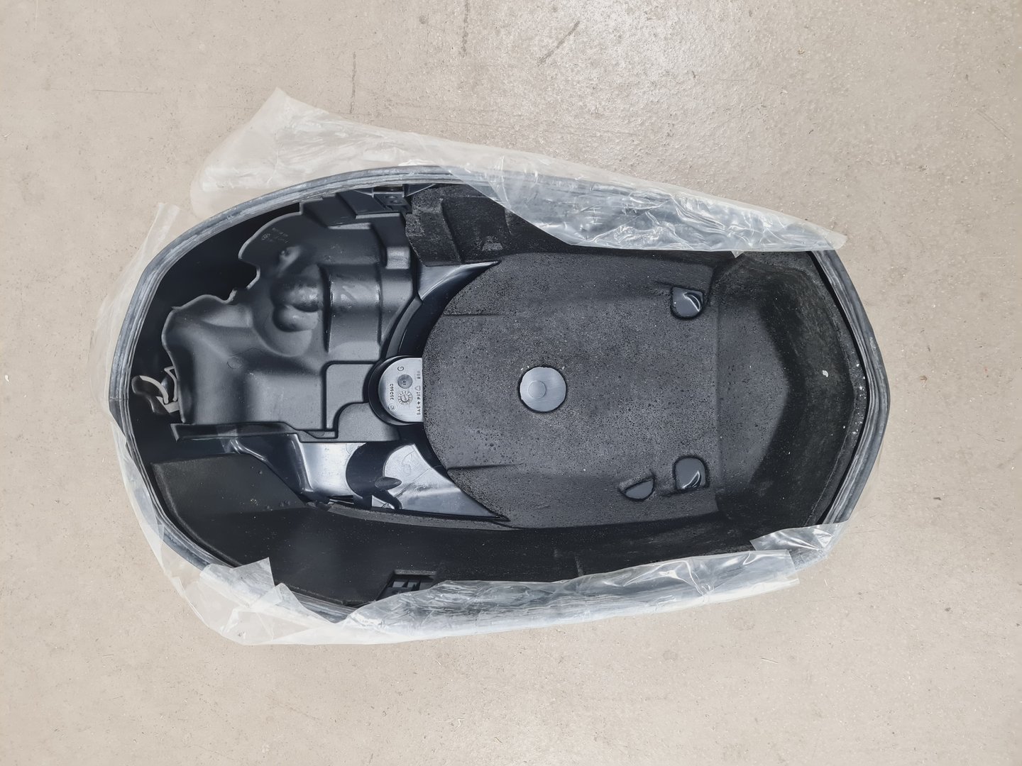 Image of Evinrude E-Tec 40 Engine Cowl & Port Side Lower Engine Side Covers (Left,Right)