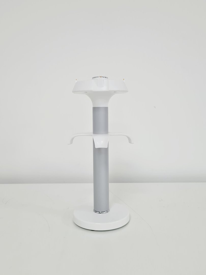 Image of INTEGRA Viaflo Assist Pipetting Robot, Charging Carousel & Set of Pipettes