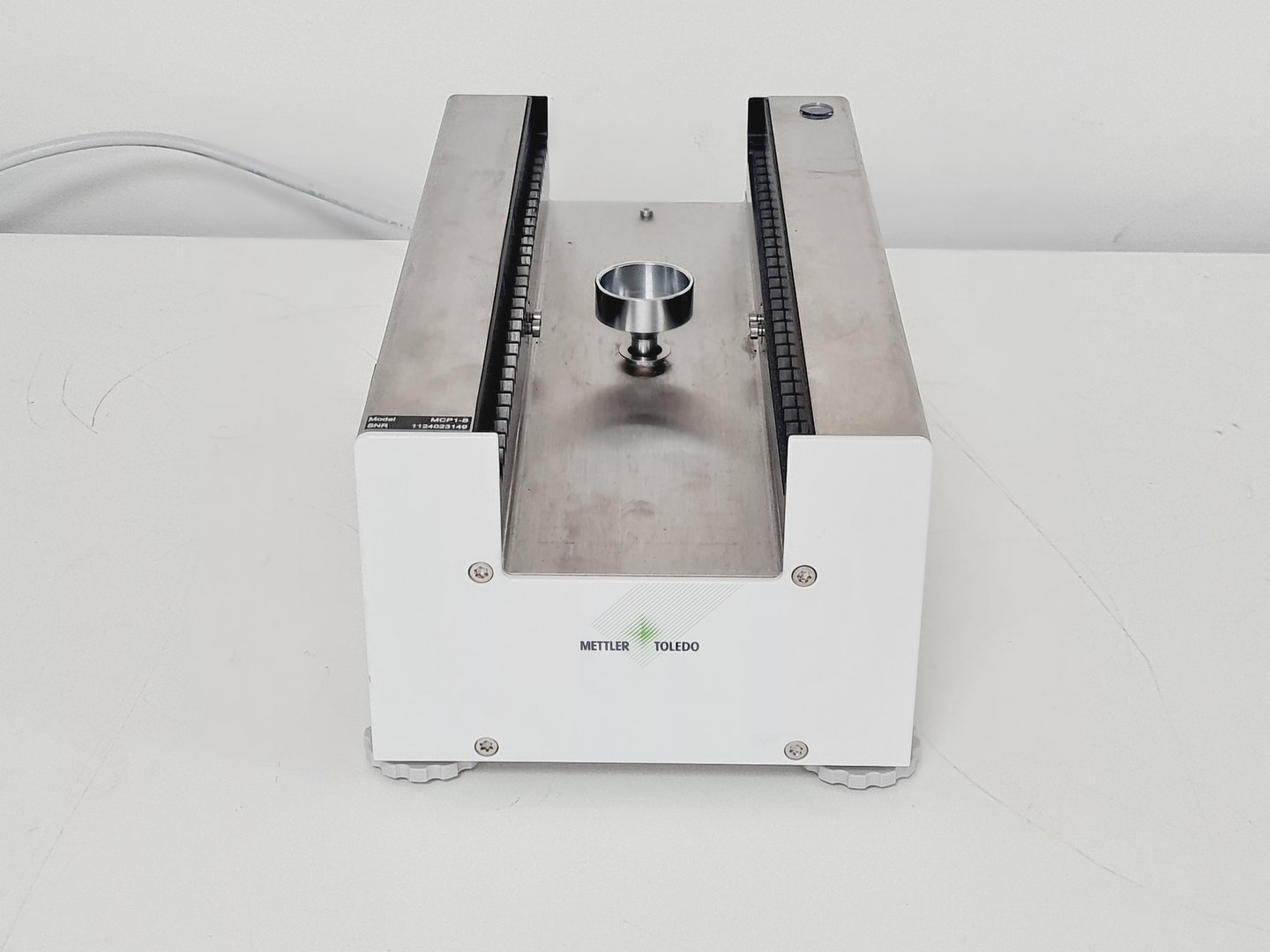 Image of Mettler Toledo MCP105 MCP1-S Pipette Calibration Workstation with Accessories 