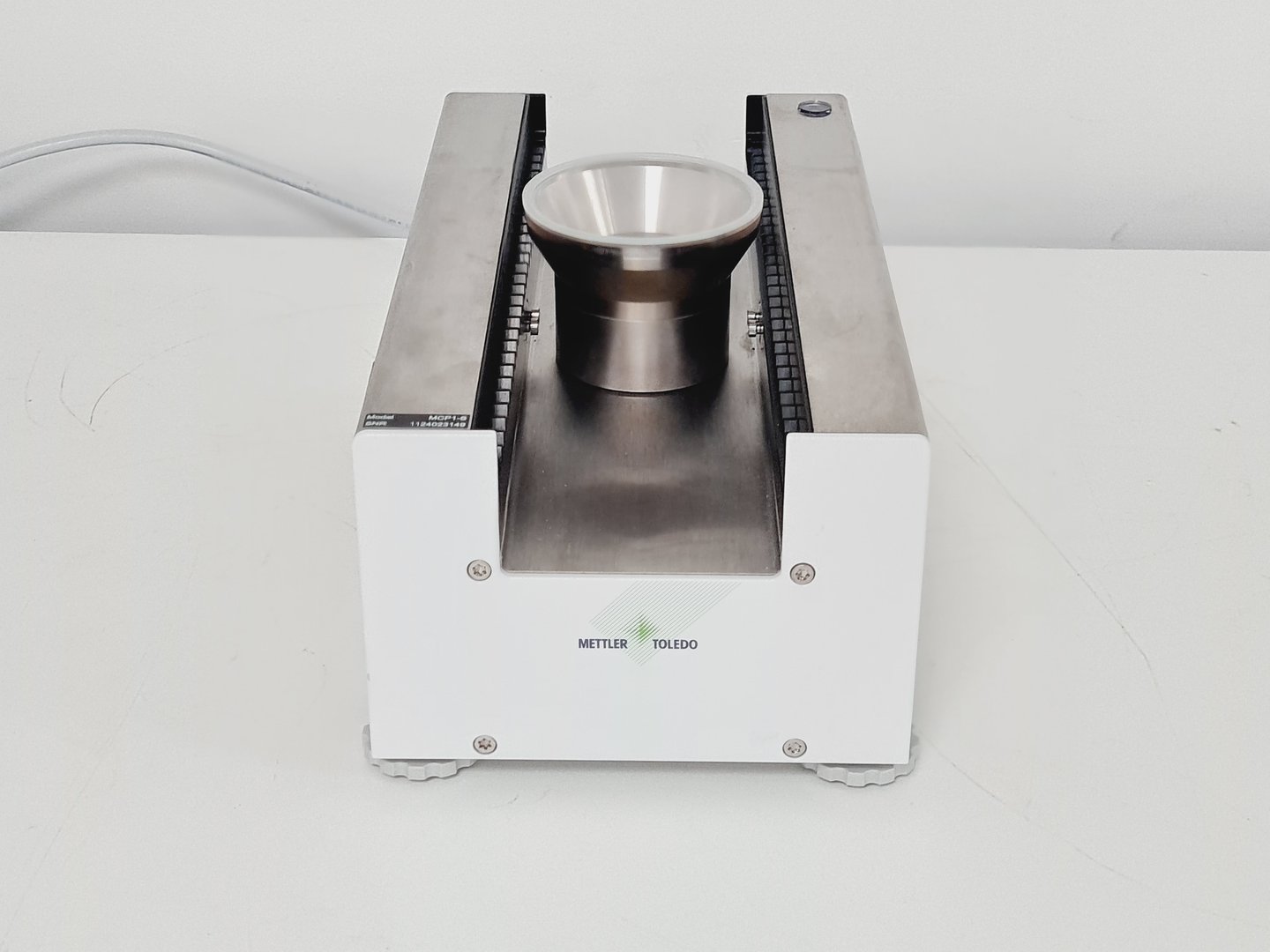 Image of Mettler Toledo MCP105 MCP1-S Pipette Calibration Workstation with Accessories 