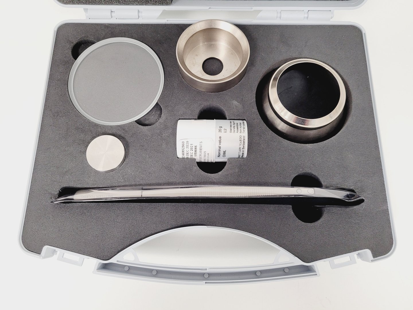 Image of Mettler Toledo MCP105 MCP1-S Pipette Calibration Workstation with Accessories 