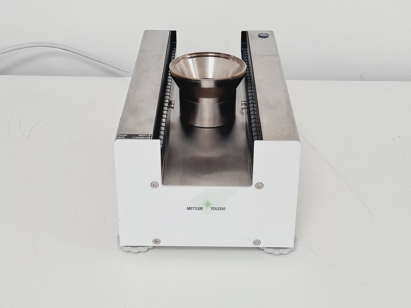 Image of Mettler Toledo MCP105 MCP1-S Pipette Calibration Workstation with Accessories 