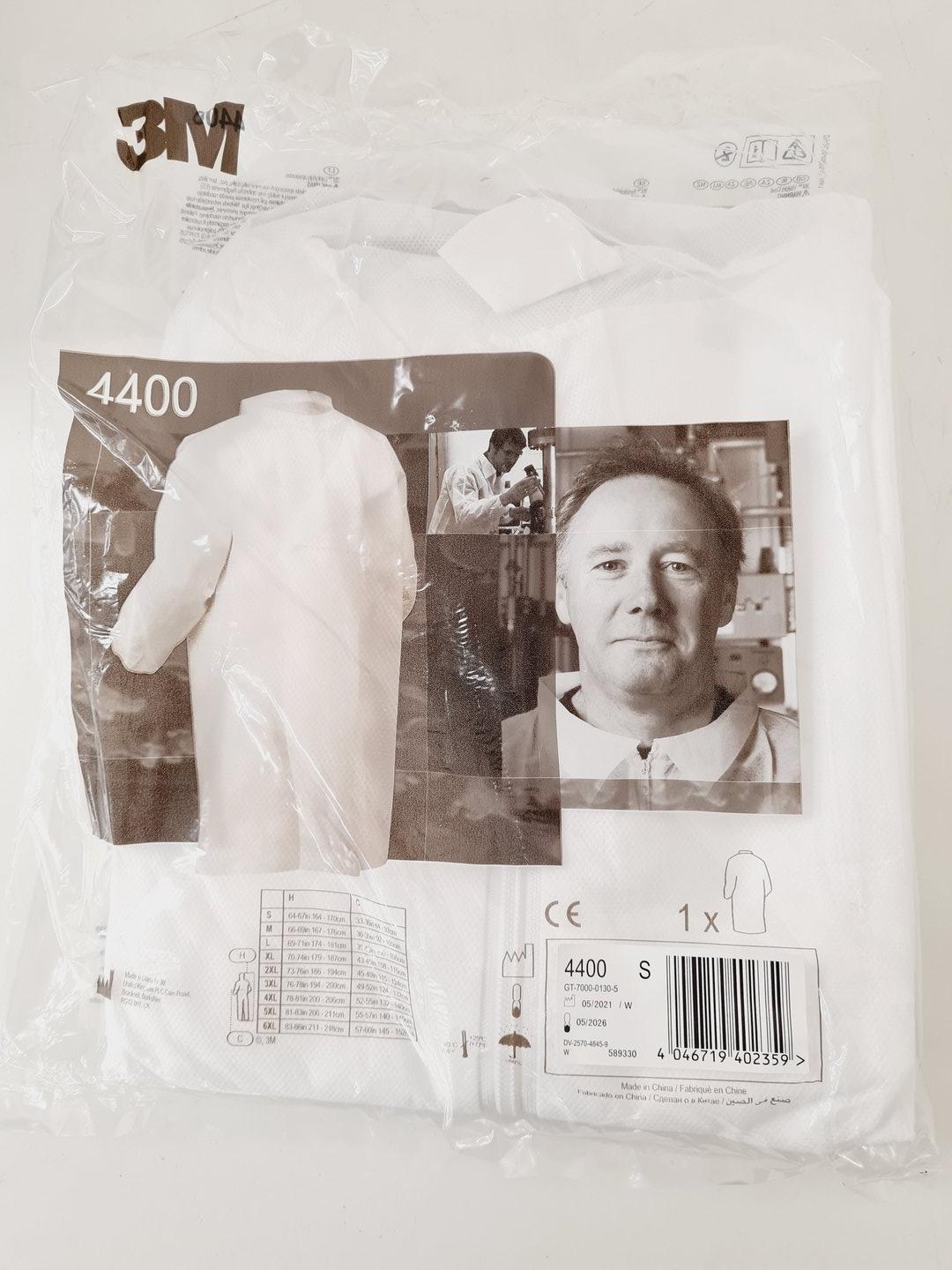 Image of 605 x 3M Bioclean-D Disposable Lab Coats in Various Sizes (S-XL) 