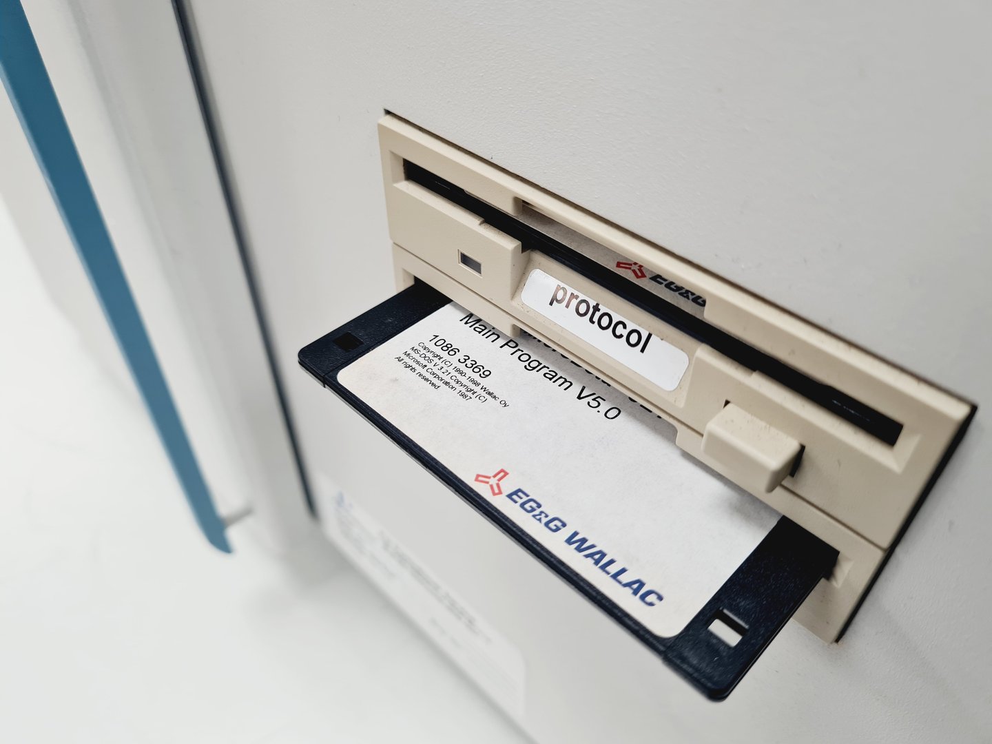 Image of Perkin Elmer 1450 Microbeta Liquid Scintillation and Luminescence Counter w/ PC