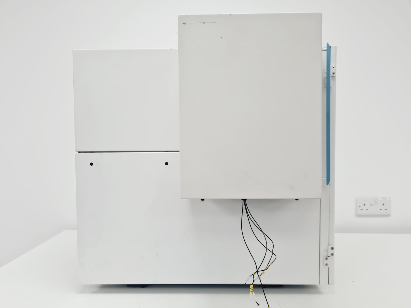 Image of Perkin Elmer 1450 Microbeta Liquid Scintillation and Luminescence Counter w/ PC