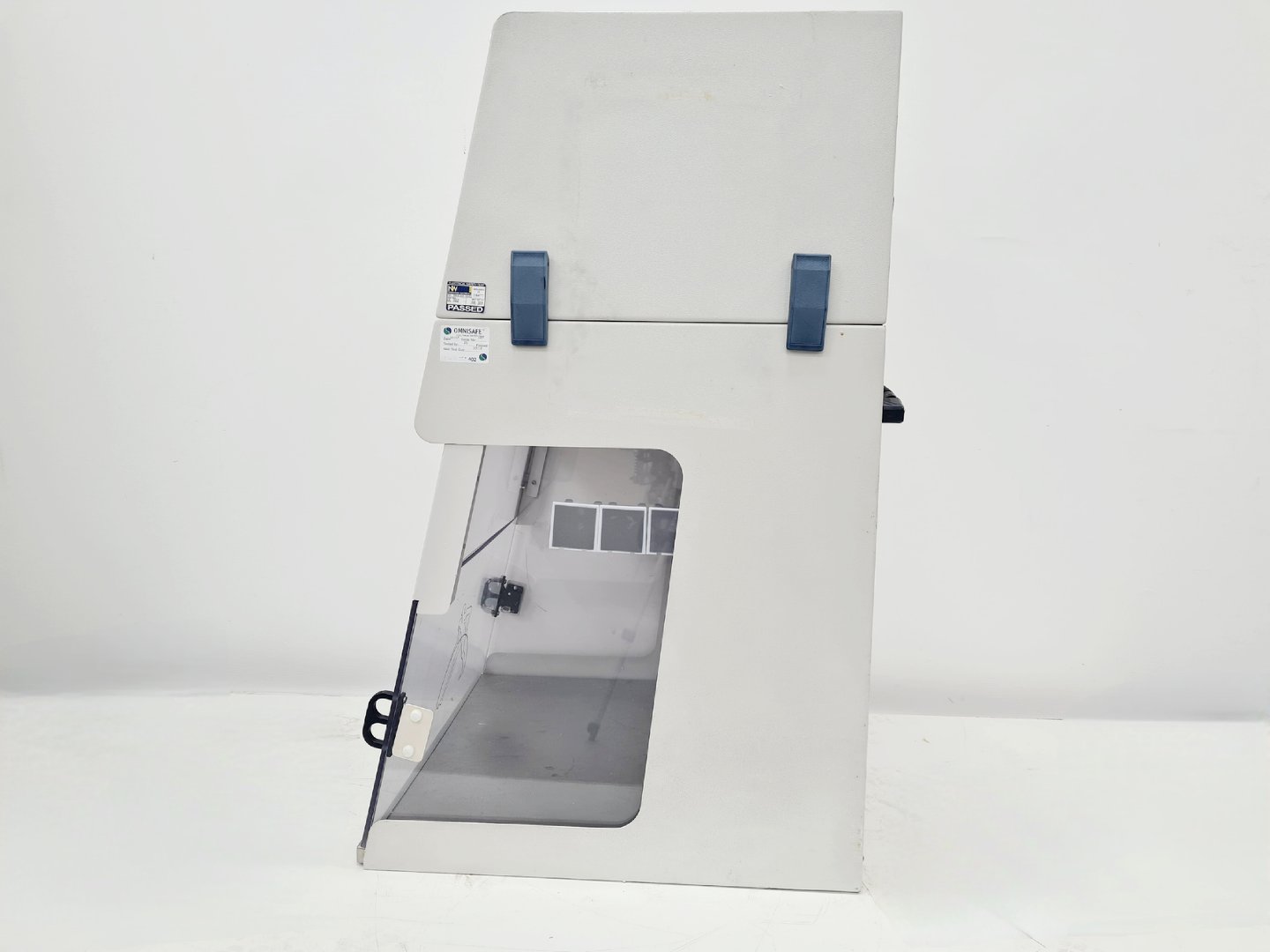 Image of Labcaire PCR 6 Workstation Lab