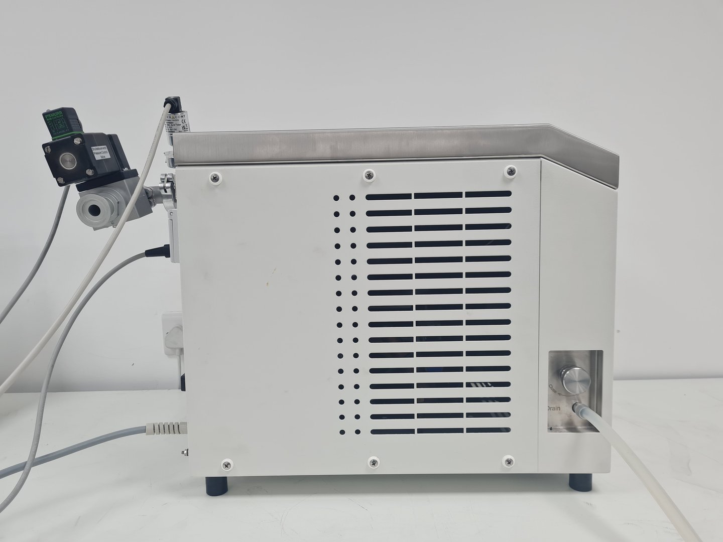 Image of Christ ALPHA 1-4 LD plus Freeze Dryer with Vacuubrand RZ 6 Vacuum Pump