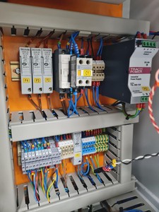 Thumbnail image of TWI Large Electric Control Panel with 5 x A3200 Aerotech Servo Drivers Lab