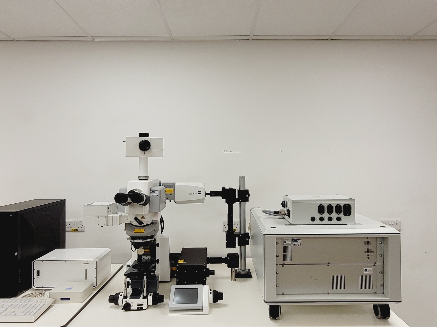 Image of Zeiss Axio Examiner.Z1 Fluorescence Motorised Microscope LSM 7 FaultyMP Imaging