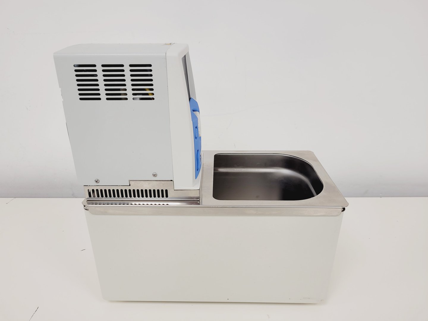 Image of Grant GD100 Series Stirred Water Bath Lab