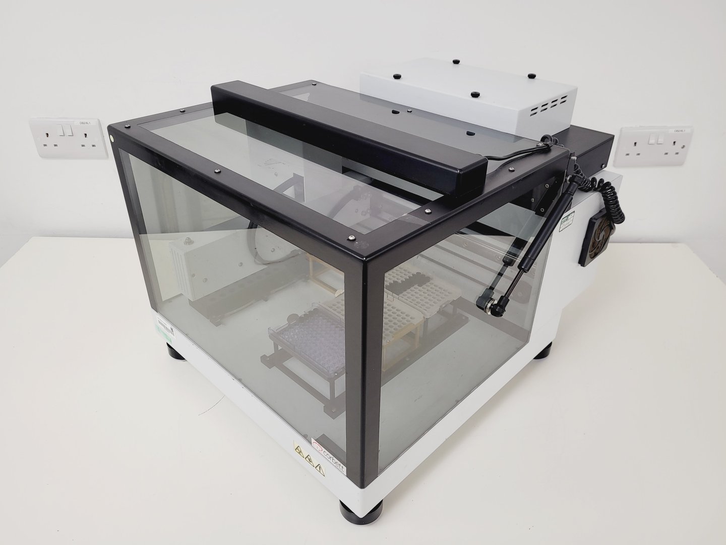 Corbett CAS1200 Automated PCR Setup Robotic Precision Liquid Handling ...