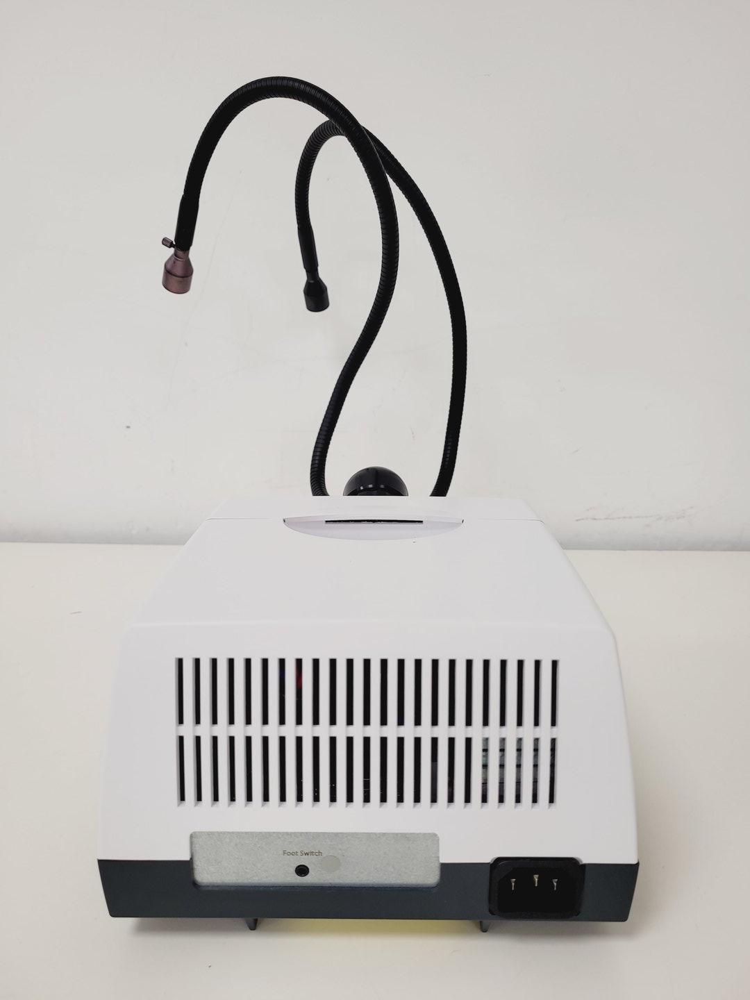 Image of Zeiss SteREO Discovery.V8 w/  CRI90 Cold Light Source, PC & Software Lab
