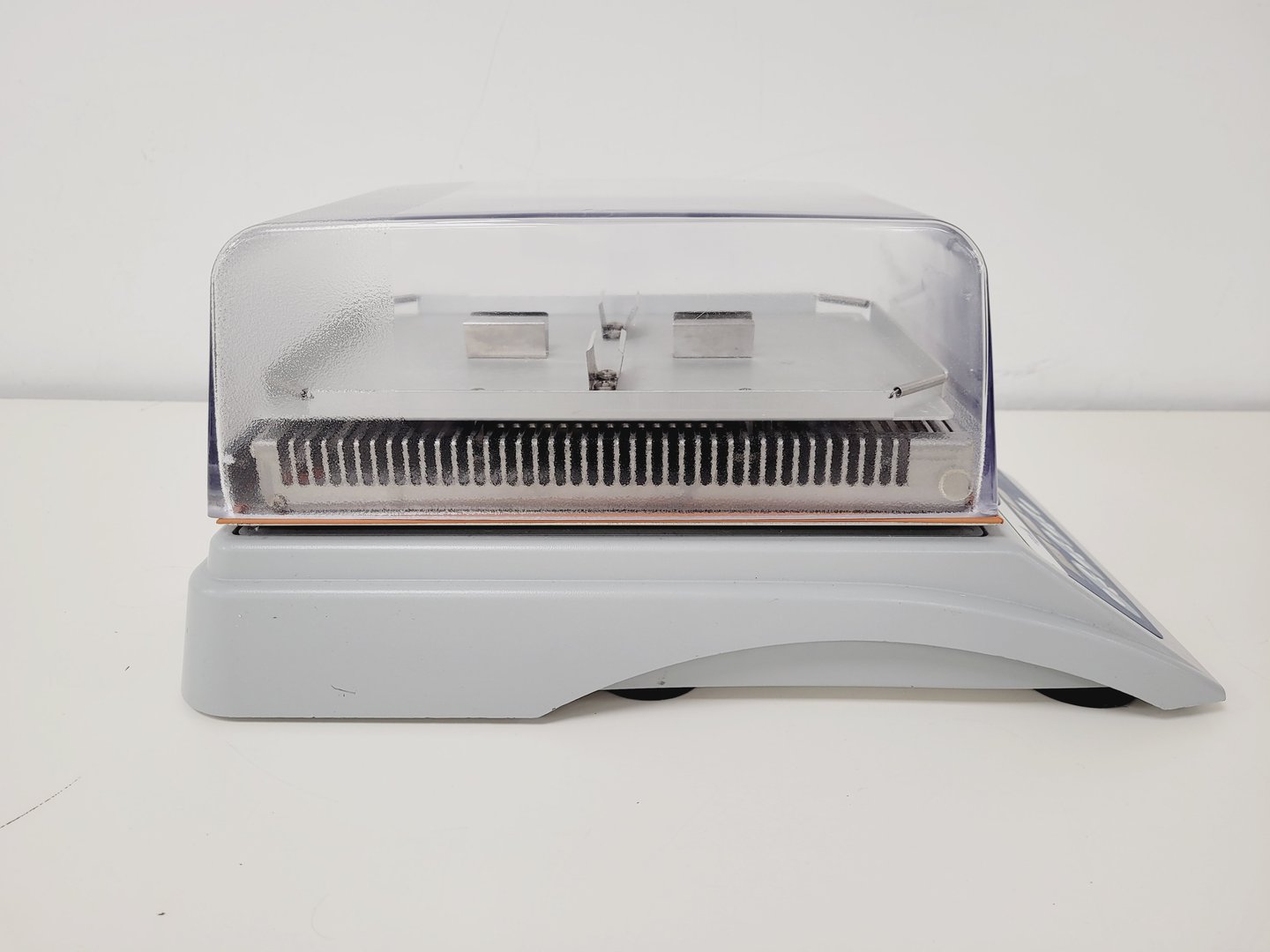 VWR Incubating Microplate Shaker Lab