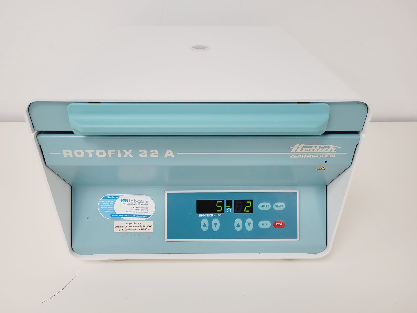 Image of Hettich Zentrifugen Rotofix 32A Centrifuge with 5000rpm 1617 Rotor Lab