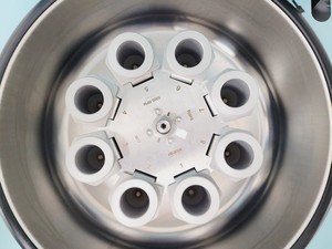 Thumbnail image of Hettich Zentrifugen Rotofix 32A Centrifuge with 5000rpm 1617 Rotor Lab
