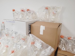 Thumbnail image of Pallet of Corning Assorted Plastic Erlenmeyer Flasks  43114 431433 Mixed Sizes 