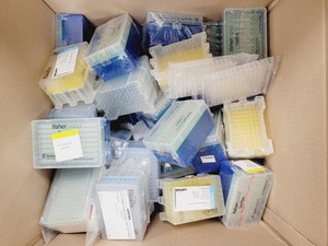 Thumbnail image of Pallet of Assorted Plastic and Glass Consumables - Fisherbrand - Corning - Lonza