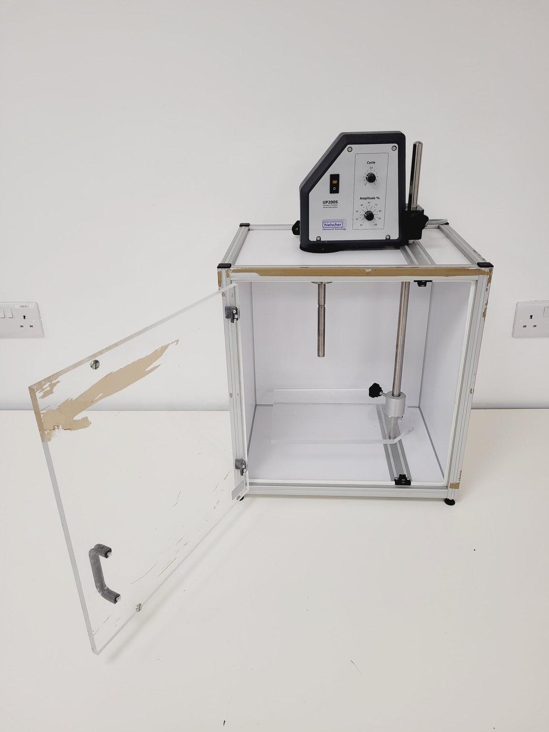 Image of Hielscher UP200S Ultrasonic Processor with Sound Proof Protection Box