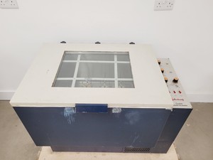 Thumbnail image of Gallenkamp Cooled Orbital Shaking Incubator INR-250 Lab