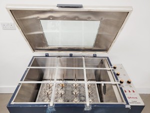 Thumbnail image of Gallenkamp Cooled Orbital Shaking Incubator INR-250 Lab