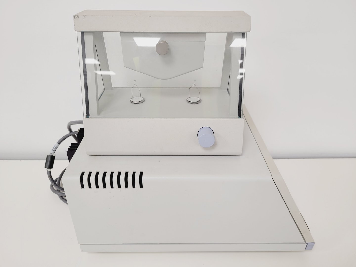 Image of Perkin Elmer 2400 Series II CHNS/O Elemental Analyser