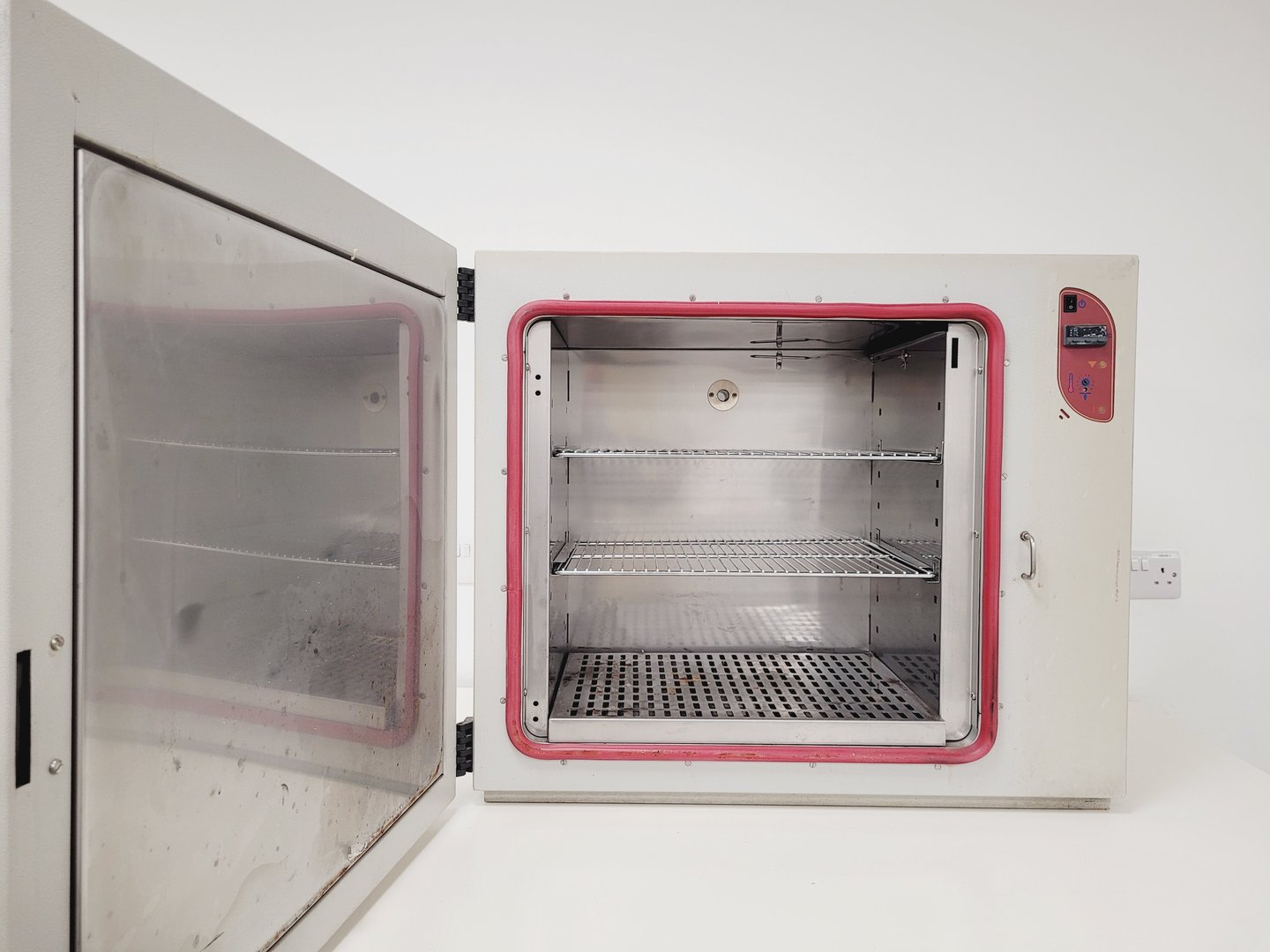 Image of LTE Scientific IP100-U Laboratory Incubator Lab