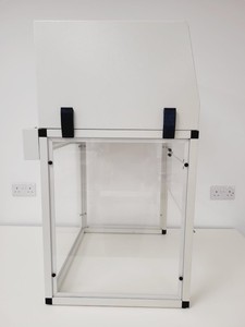 Thumbnail image of Labcaire VLF 6 Clean Air Vertical Laminar Flow Cabinet Lab