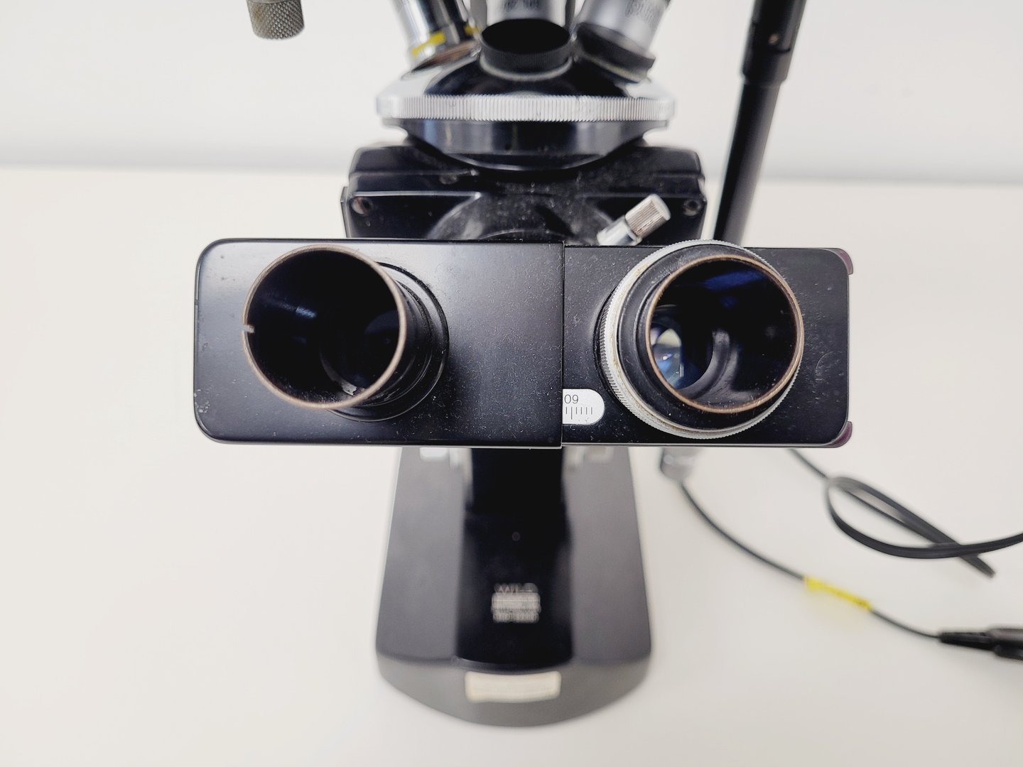 Image of Wild Heerbrugg M40-58830 Inverted Microscope A10/0.25, SPL 20/0.25, SPL 40/0.60
