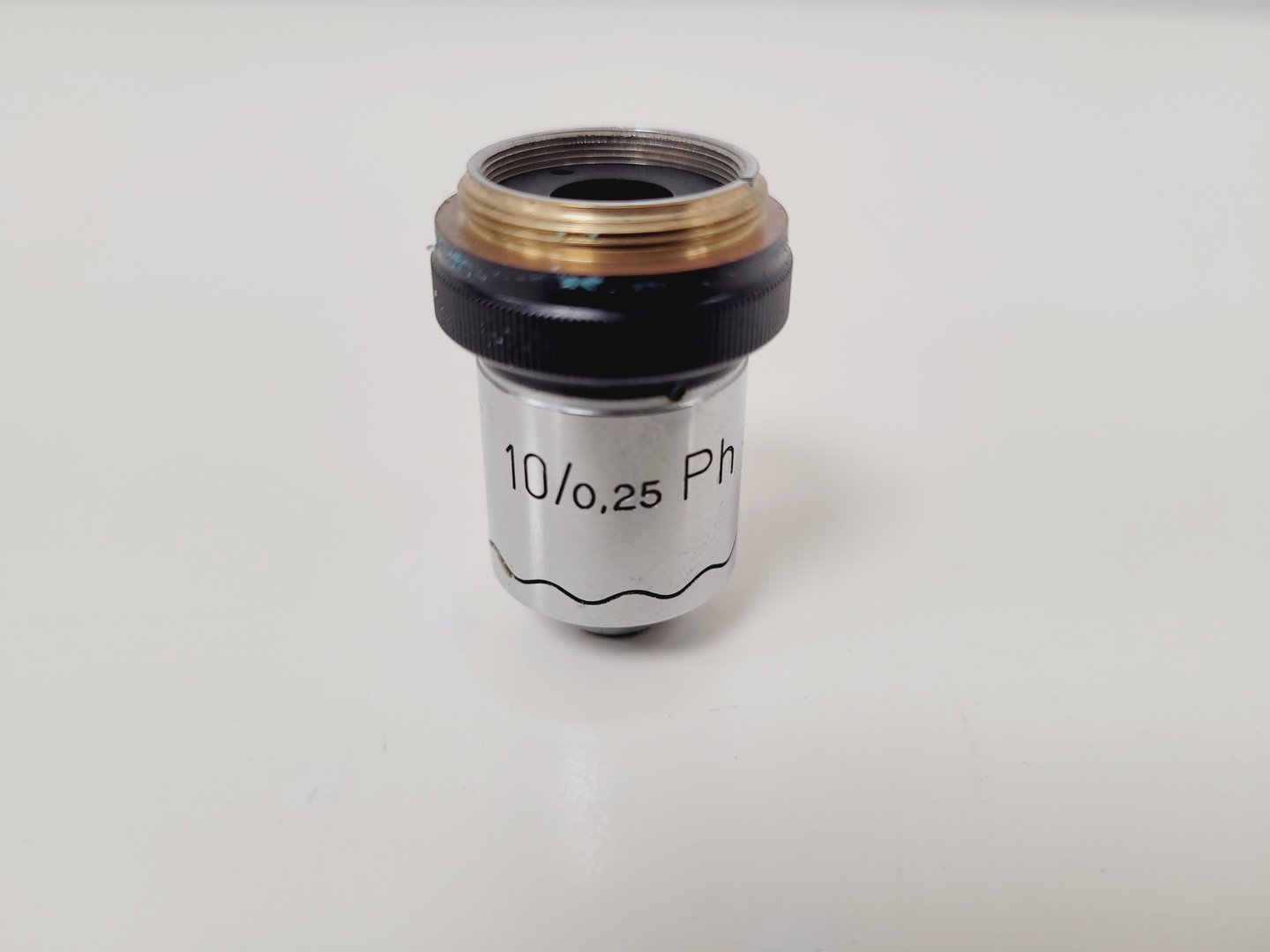 Image of Wild Heerbrugg M40A Inverted Microscope 4/0.10, 10/0.25 Ph, 20/0.25 Ph, 40/0.25