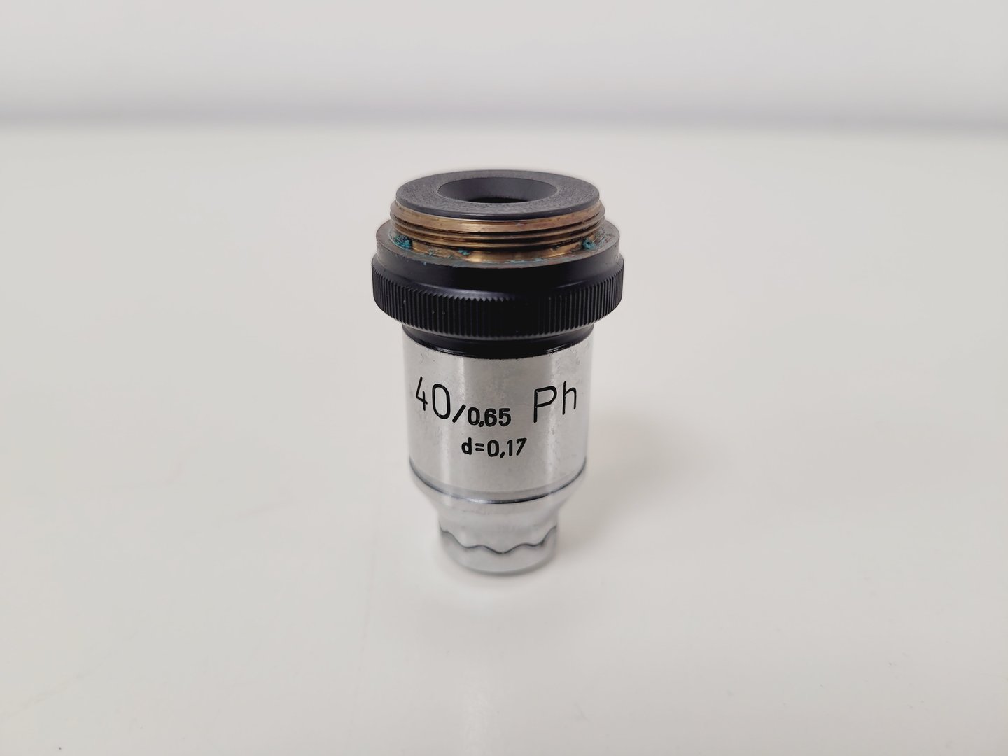 Image of Wild Heerbrugg M40A Inverted Microscope 4/0.10, 10/0.25 Ph, 20/0.25 Ph, 40/0.25