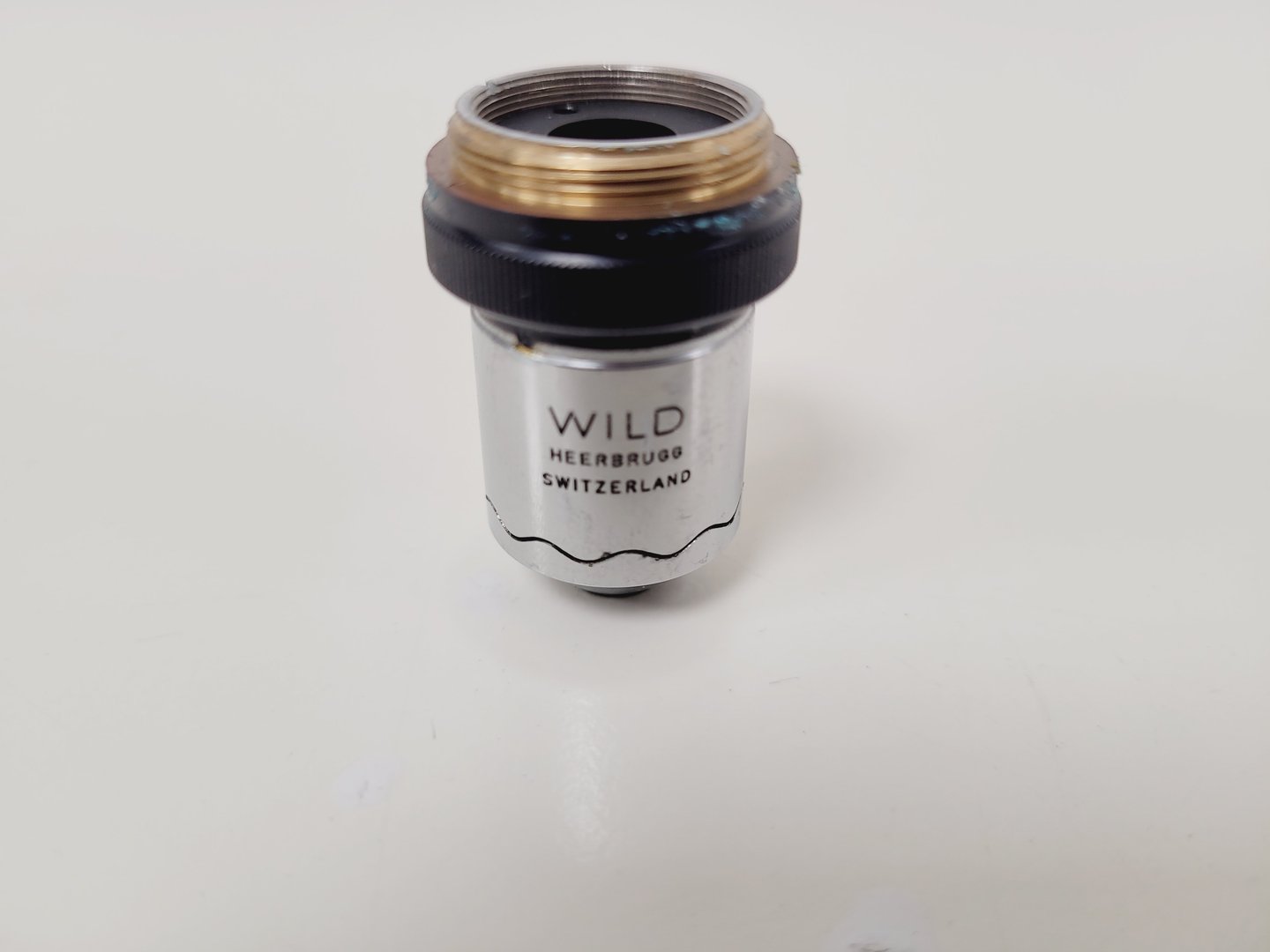 Image of Wild Heerbrugg M40A Inverted Microscope 4/0.10, 10/0.25 Ph, 20/0.25 Ph, 40/0.25