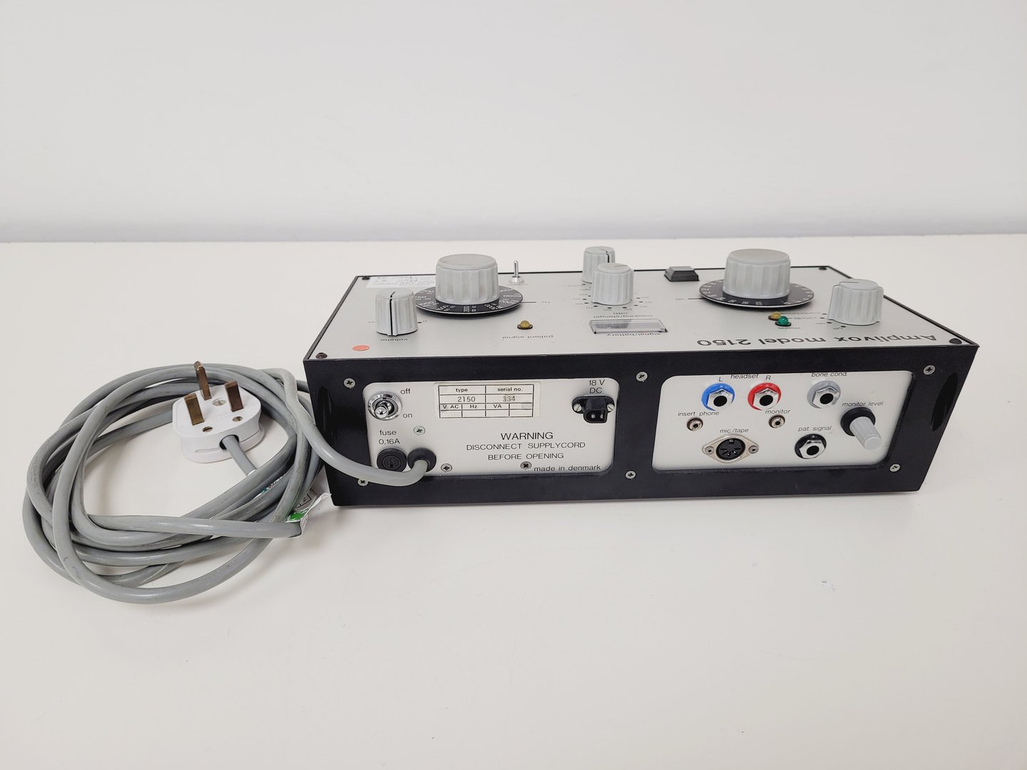 Image of Amplivox Model 2150 Audiometer Hearing Tester