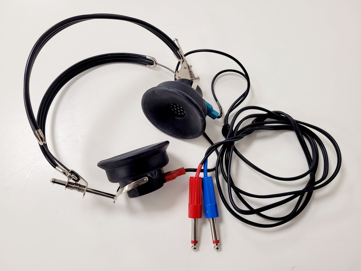 Image of Amplivox Model 2160 Audiometer Hearing Tester