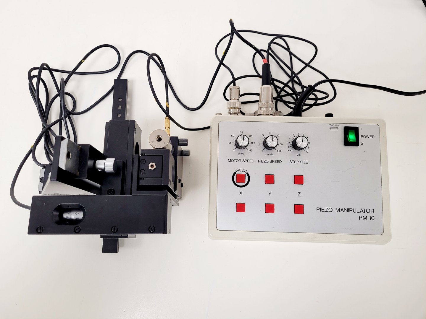 Image of World Precision Instruments MPM-10 Piezo Translator and Micromanipulator Lab