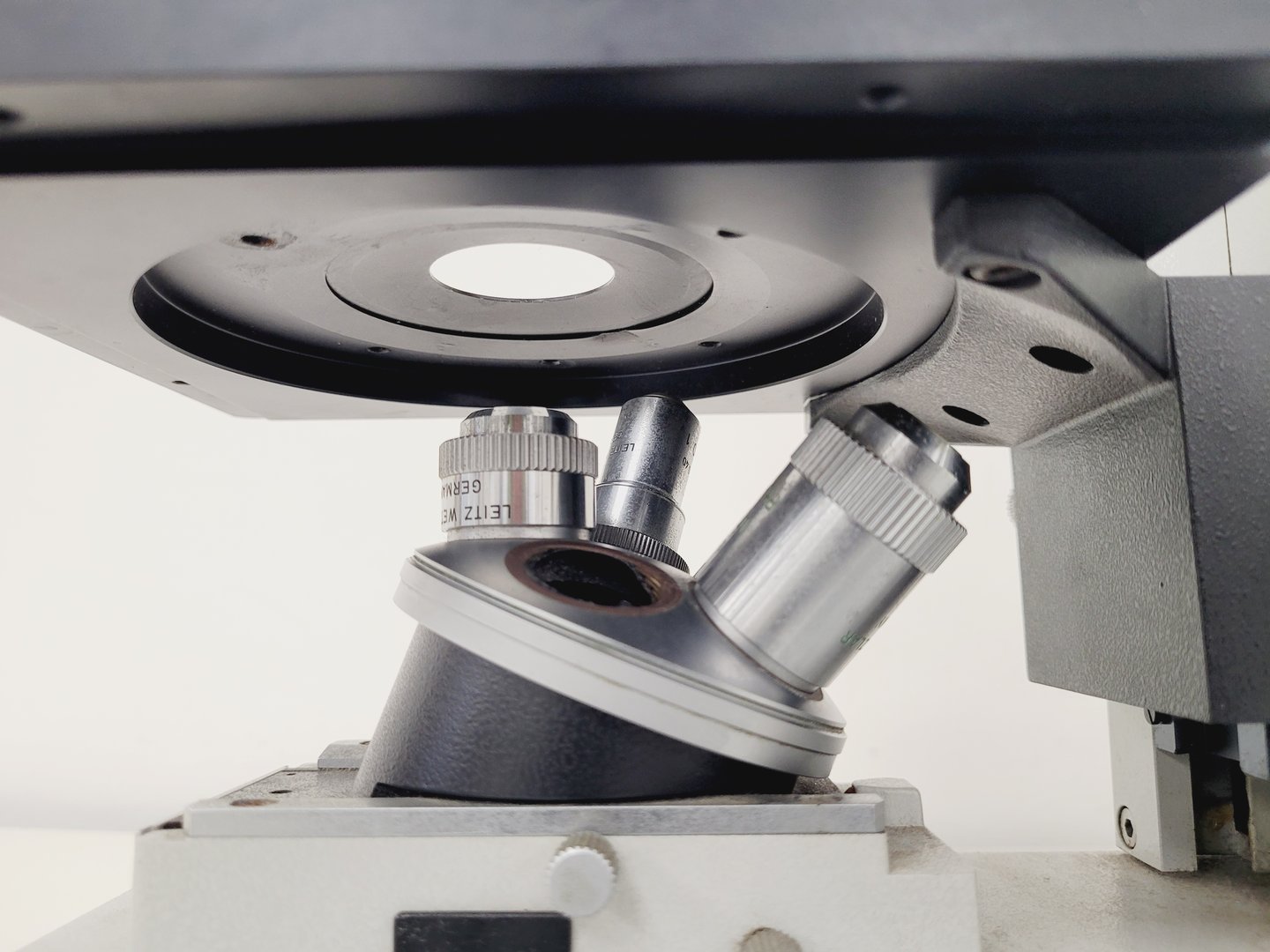 Image of Leitz Diavert Inverted Microscope w/ 3 x Objectives Lab