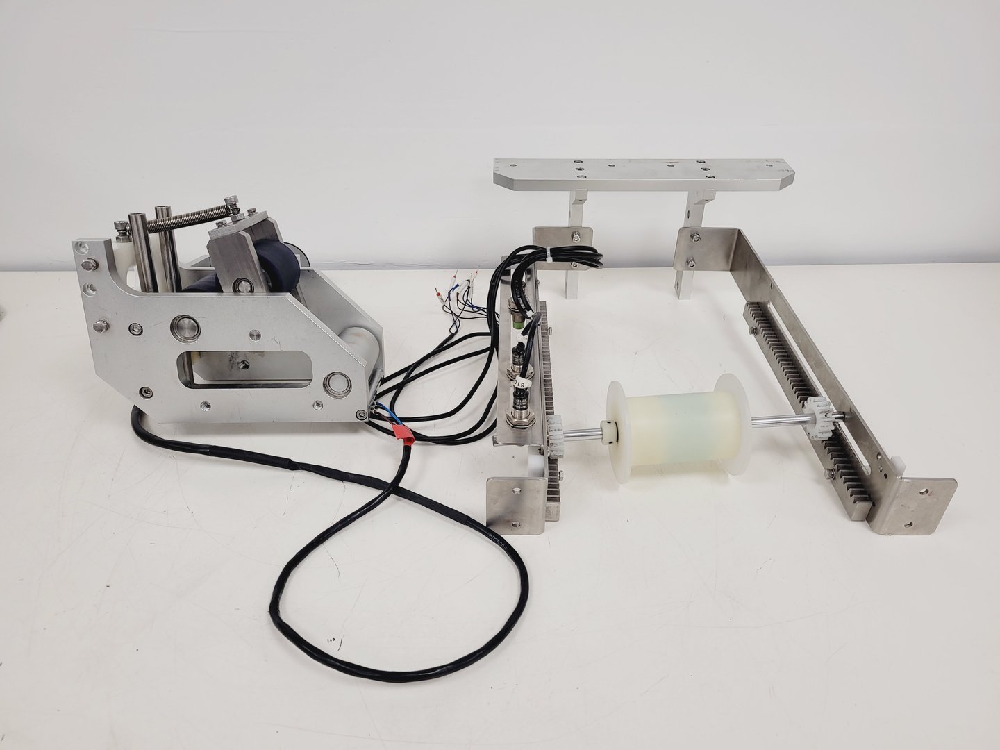 Image of Wiselive Laboratory Wisemini Sorbent Packet Dispenser Reel Cabinet - Automation