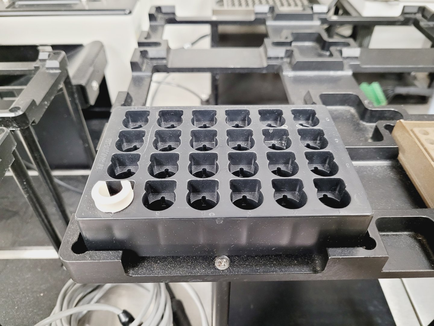 Image of Beckman Coulter Biomek FXP Laboratory Automation Workstation Lab