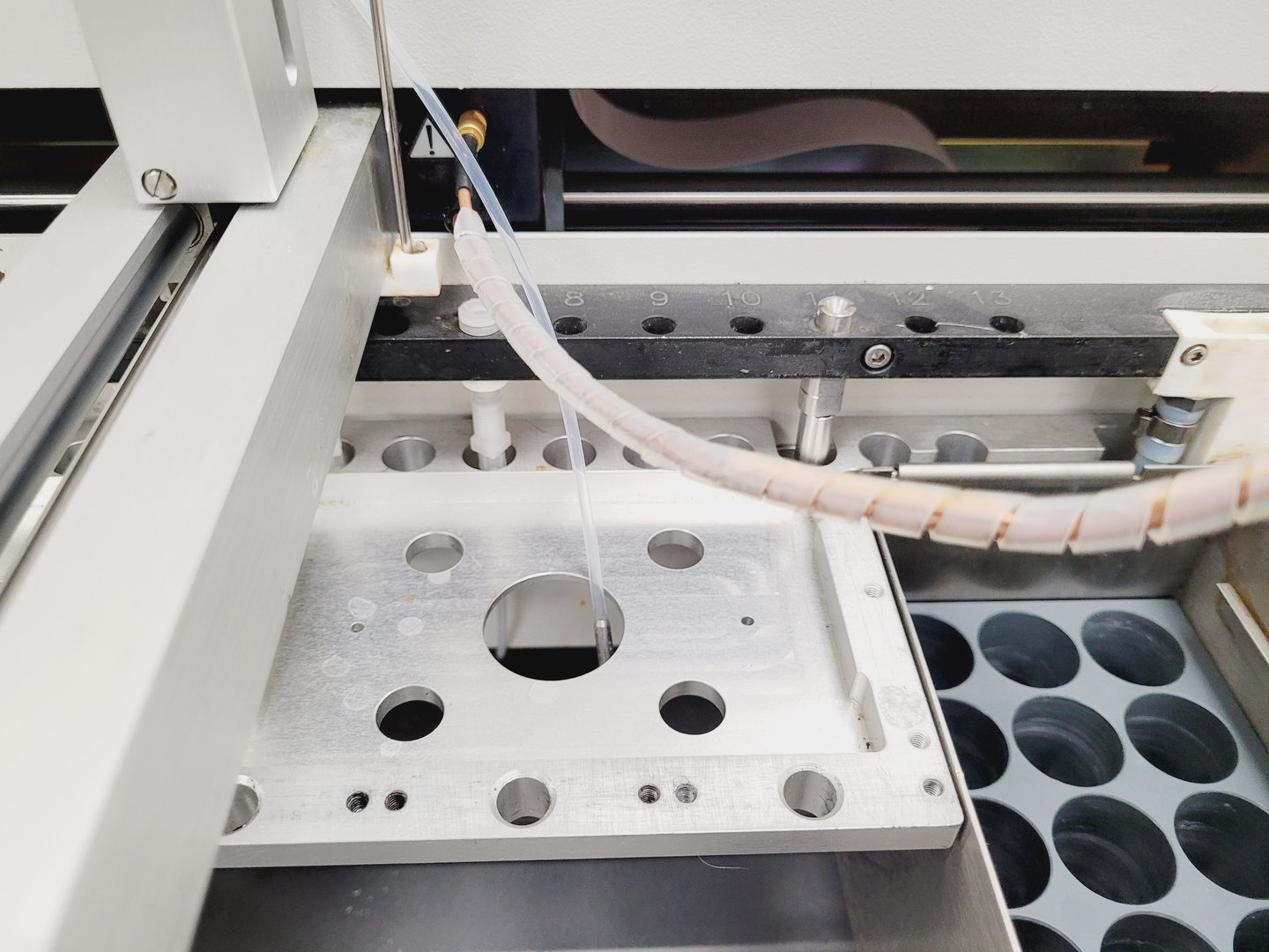 Image of Chemspeed ASW 2000 Automated Synthesis Workstation Lab