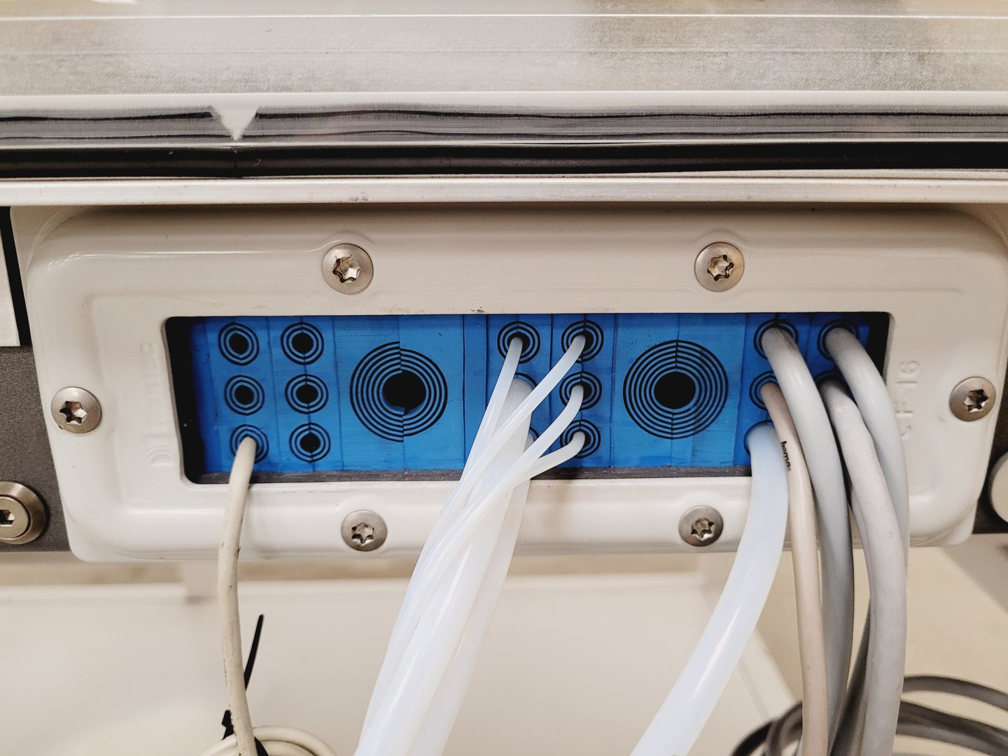 Image of Chemspeed ASW 2000 Automated Synthesis Workstation Lab