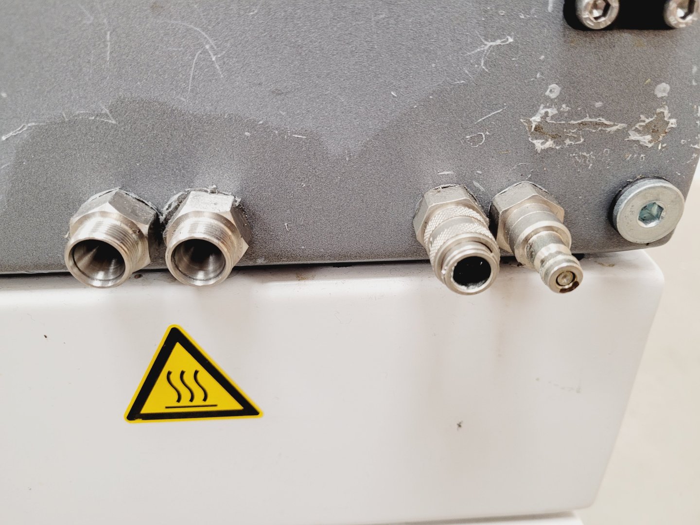 Image of Chemspeed ASW 2000 Automated Synthesis Workstation Lab