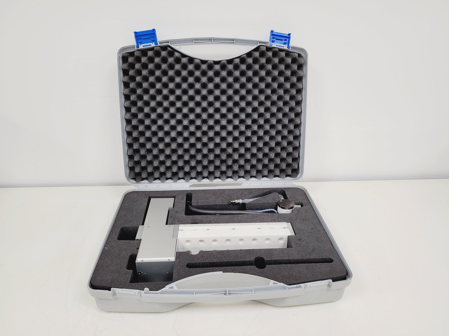 Image of Chemspeed ASW 2000 Automated Synthesis Workstation Lab