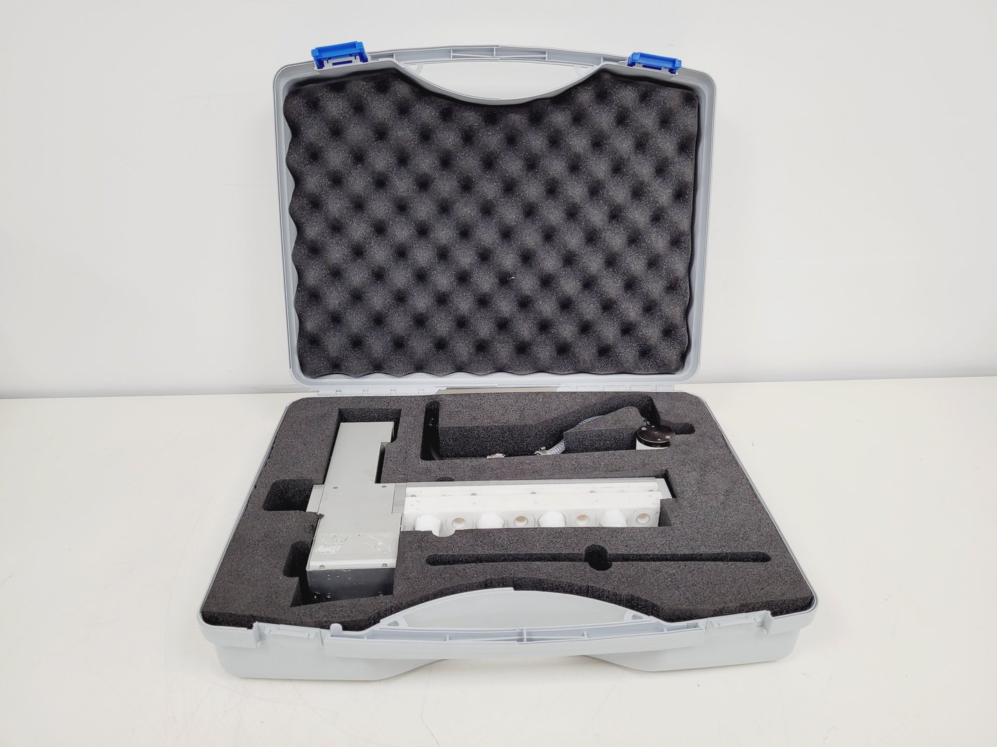 Image of Chemspeed ASW 2000 Automated Synthesis Workstation Lab