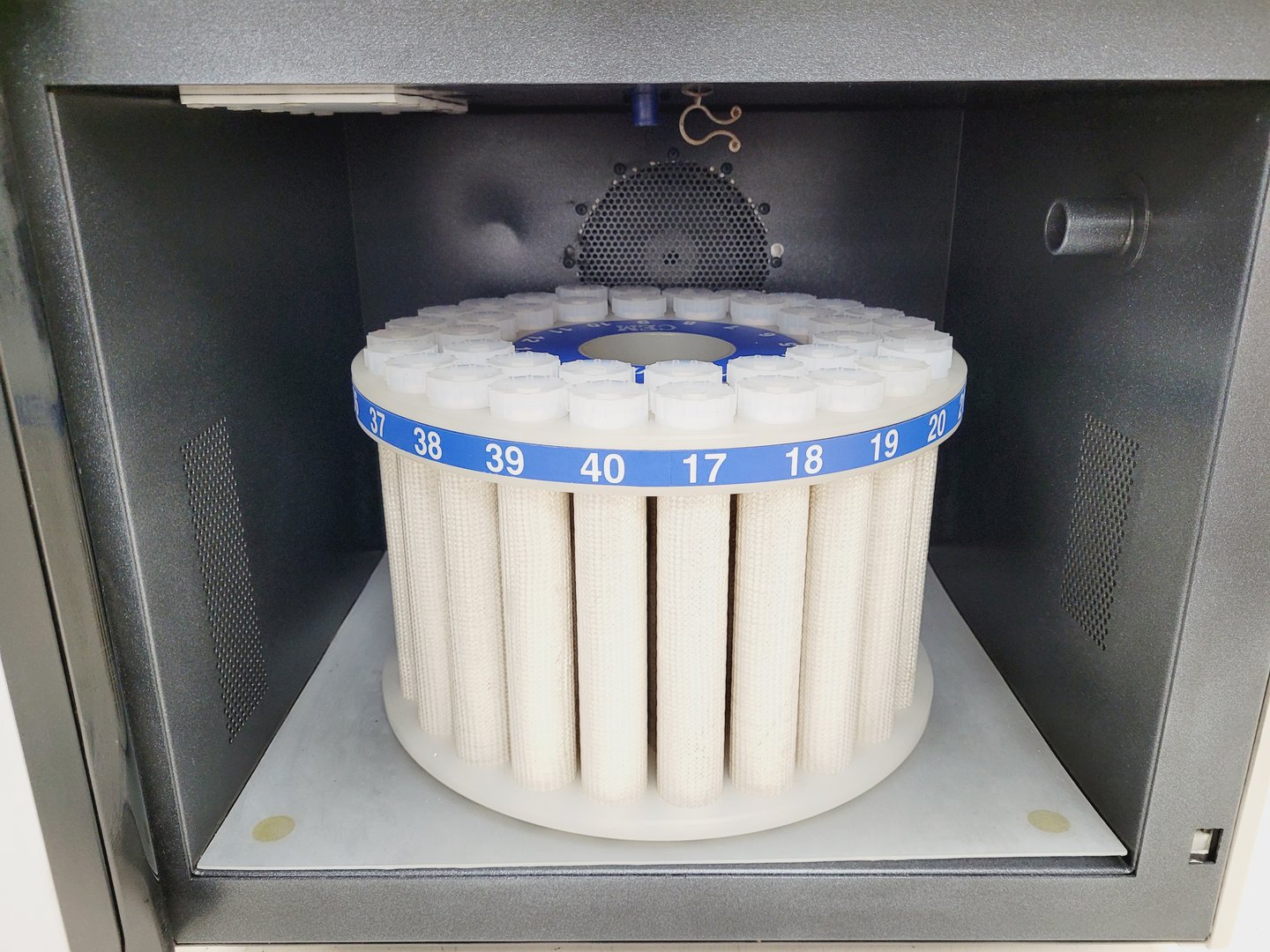 Image of CEM Mars Xpress 240/50 Model no. 907511 Synthesis Microwave Oven Lab