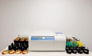 Thumbnail image of Thermo Fisher Scientific Heraeus Multifuge X3R with Rotor & Many Accessories 