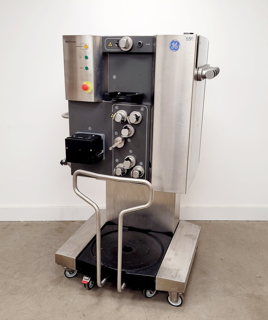 Image of GE Healthcare AKTAready Single-Use Chromatography FPLC System Lab